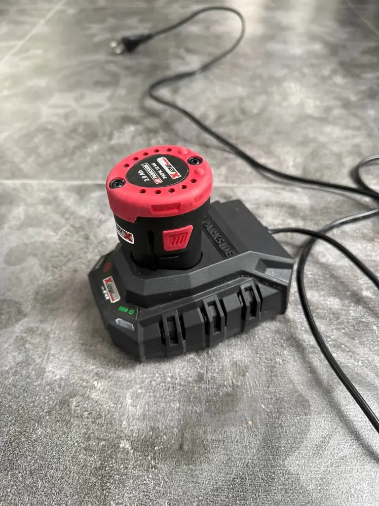 Parkside 12V accu + charger