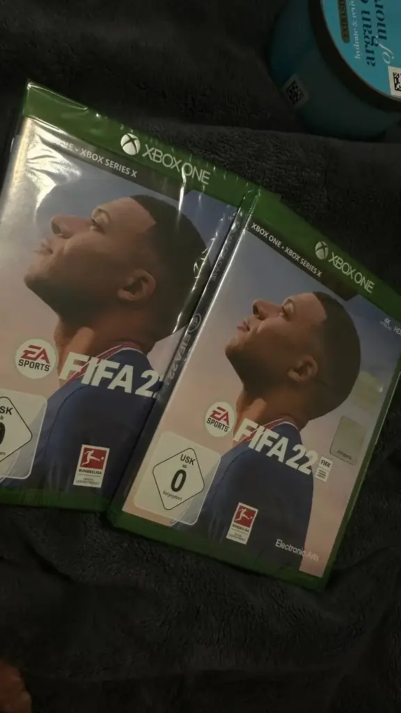 Продам два диска FIFA 22 XBOX ONE - новые , запечатаны, 40 евро . Aalsmeer
