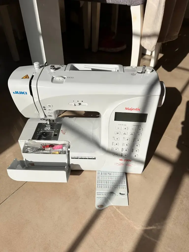 Продаю швейную машинку Juki Majestic M-2002