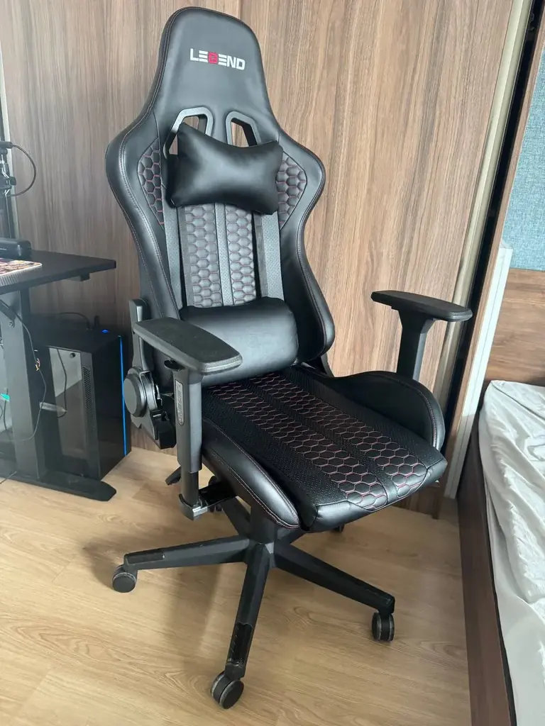 Продается игровое/компьютерное кресло Gaming chair NIBE black/red