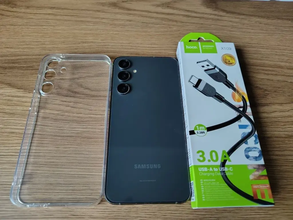 Samsung s23 fe в очень хорошем состоянии 650 лари
