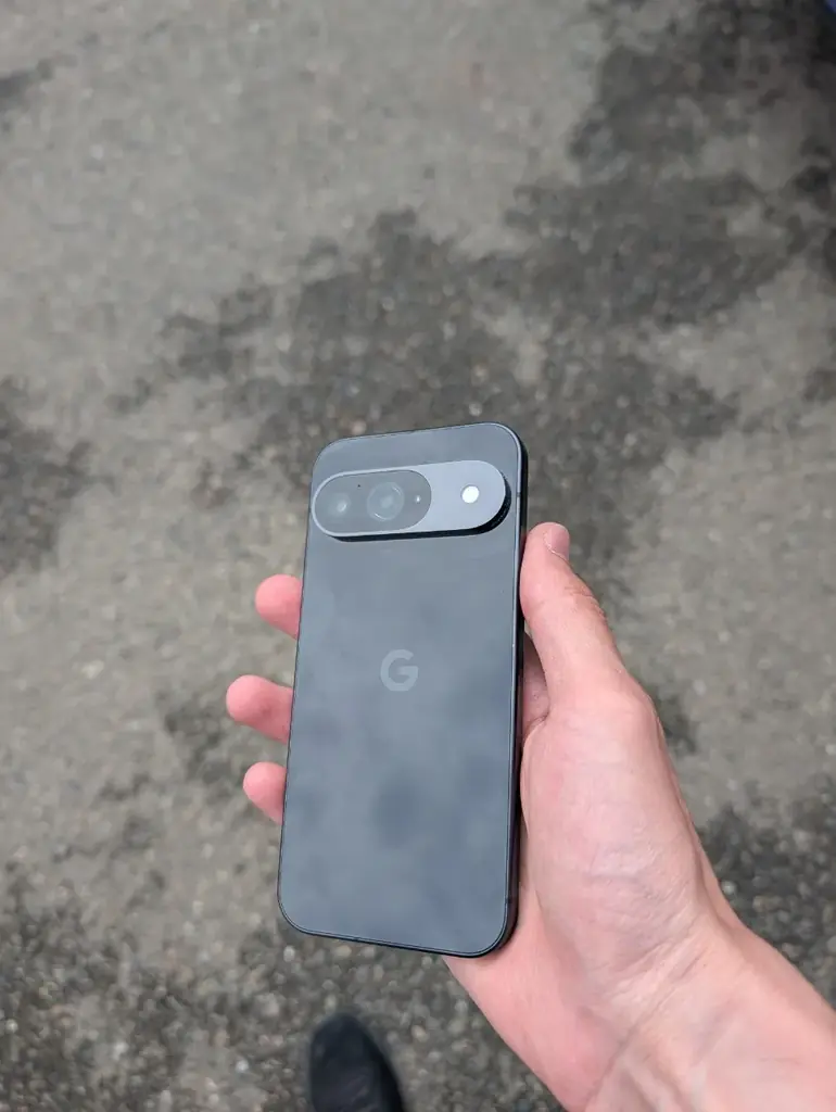 Google Pixel 9 в идеальном состоянии, цена: 1000 лари