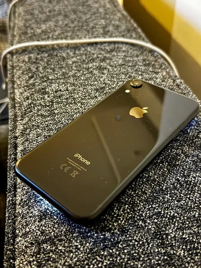 iPhone XR 128 gb черный , единственный владелец с покупки , телефон никогда не вскрывался , коробка…