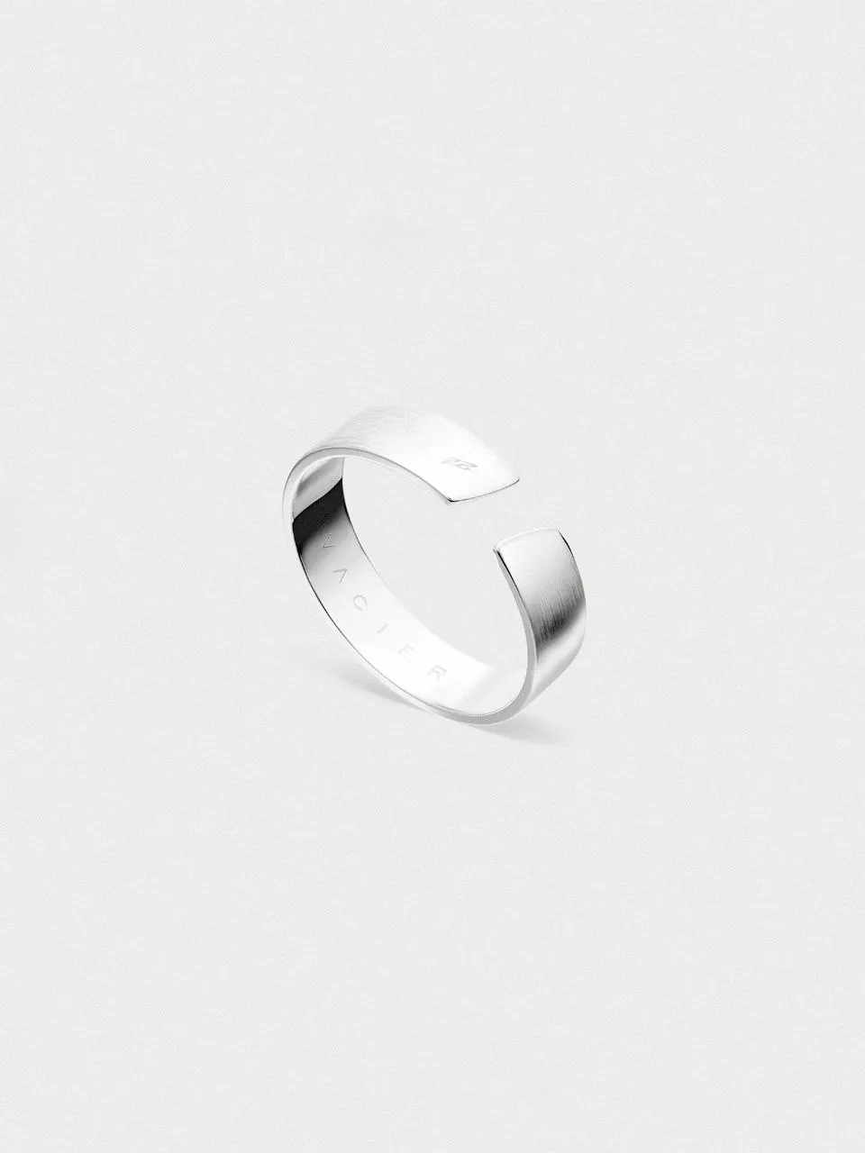 Продаю новое мужское кольцо Vacier Unisize Ring, открытое, регулируемое.