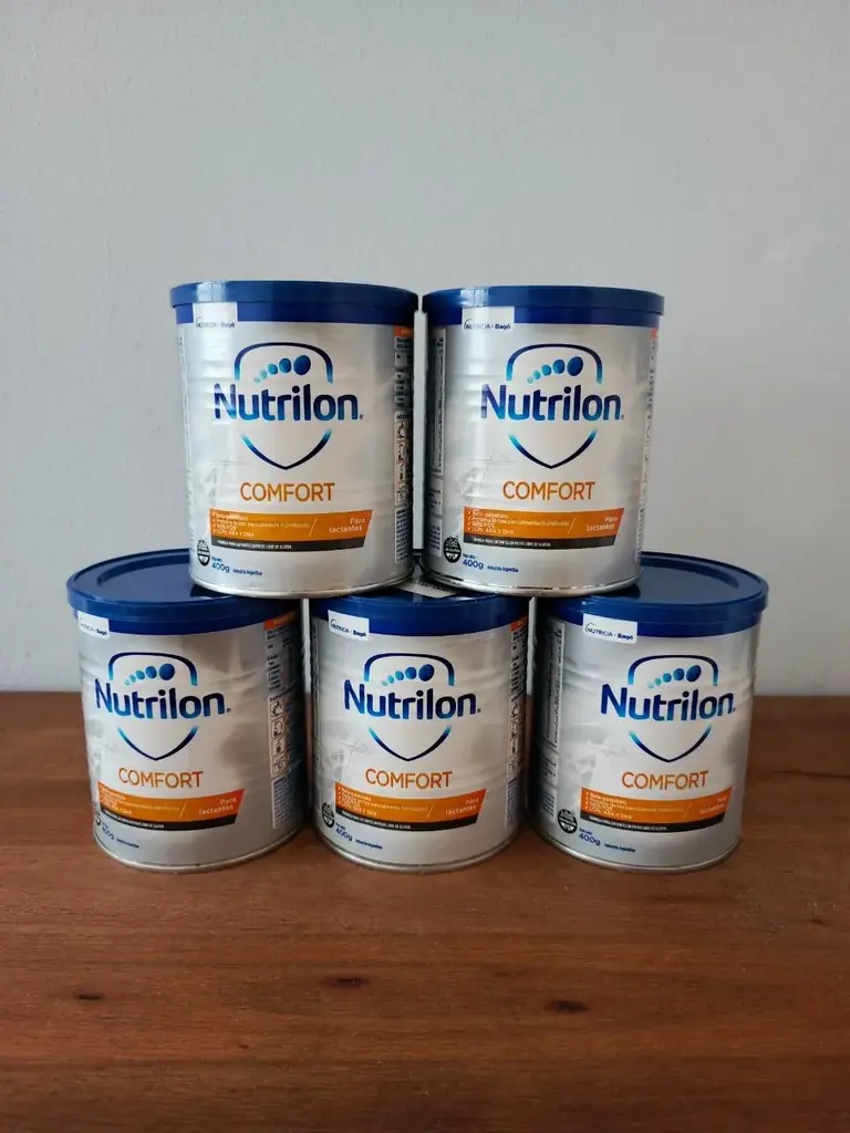 Смесь Nutrilon Comfort. Осталось 5 новых, невскрытых банок, нам уже не нужны. Сроки годности: у 3х …