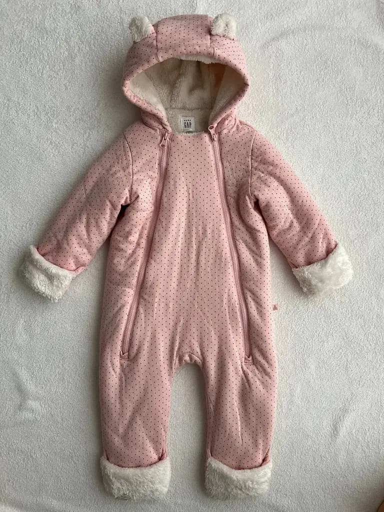 ПРОДАМ комбинезон от американского бренда Baby GAP в отличном состоянии.