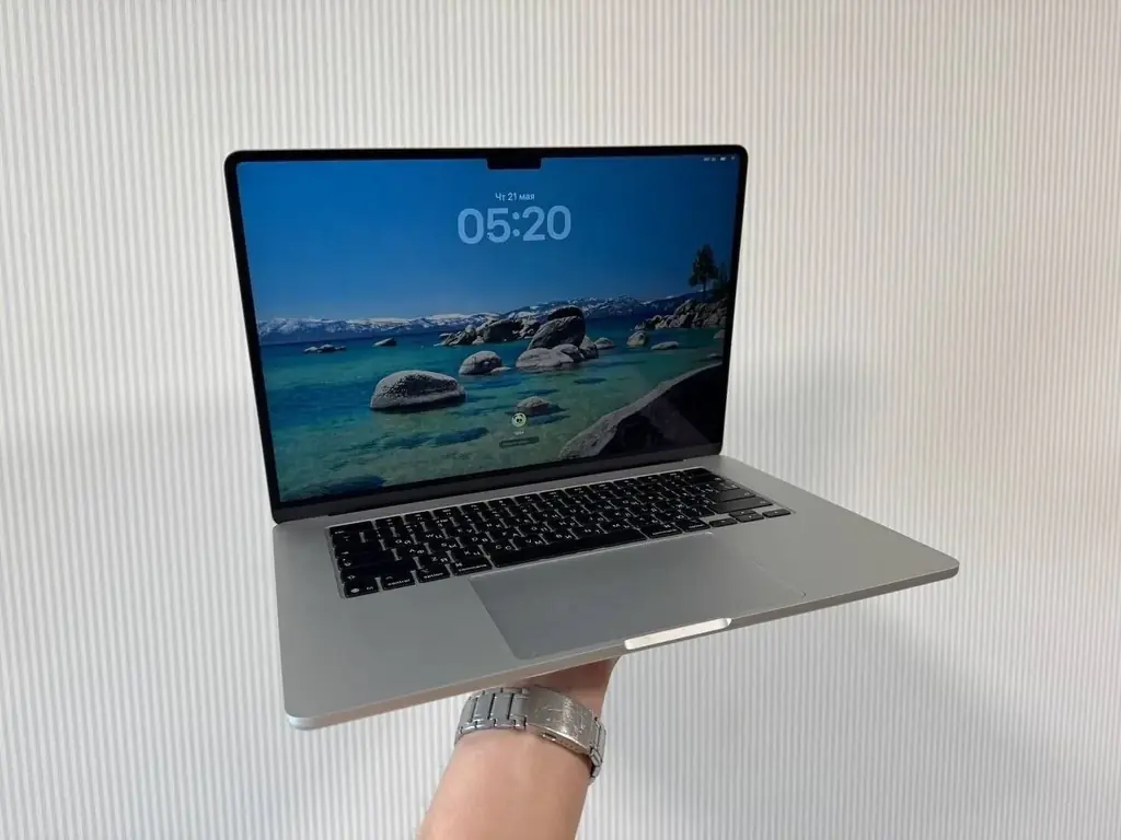 MacBook Air 15 M5 16/512 Silver с русской гравировкой