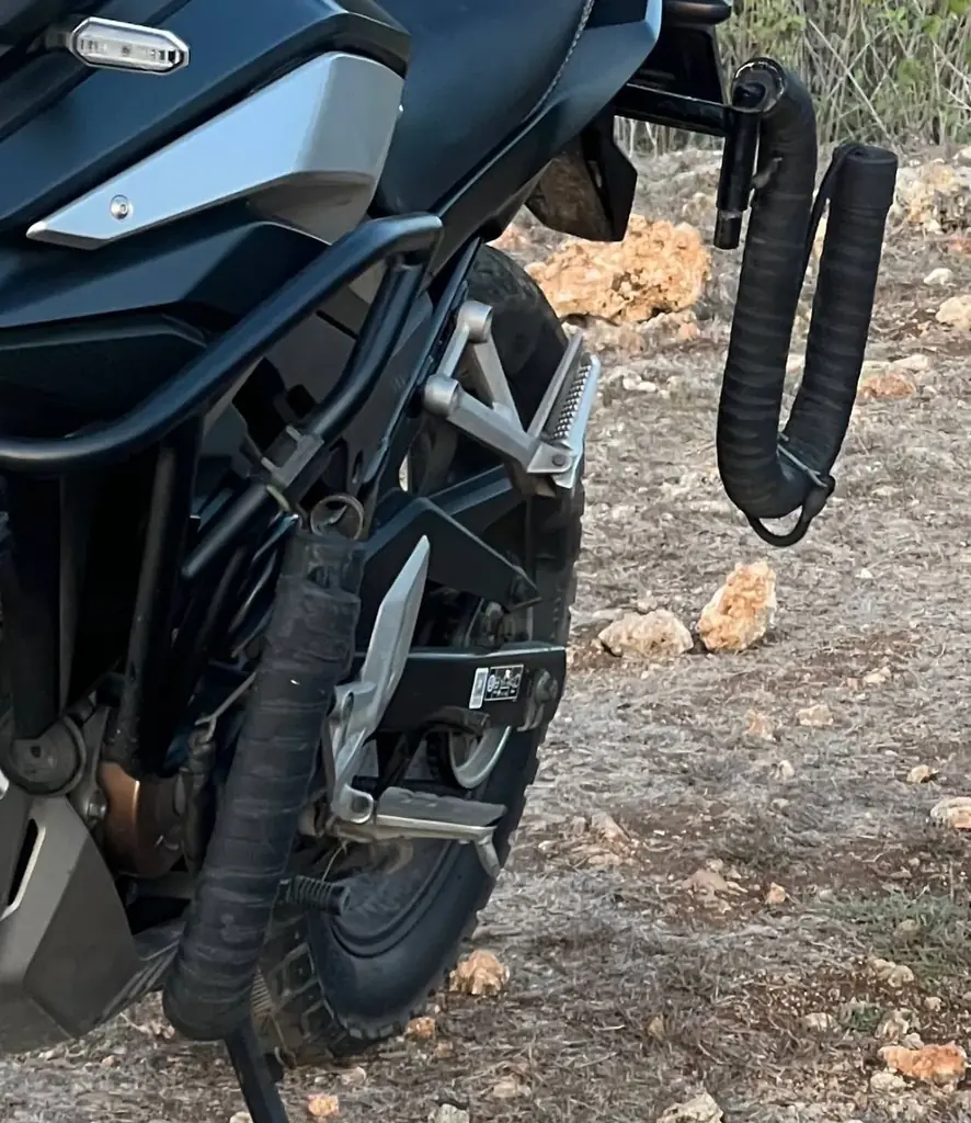 Продаю серф-рэки LemboX в отличном состоянии, даже воска нет. С креплениями на Honda CB150X. Могу д…