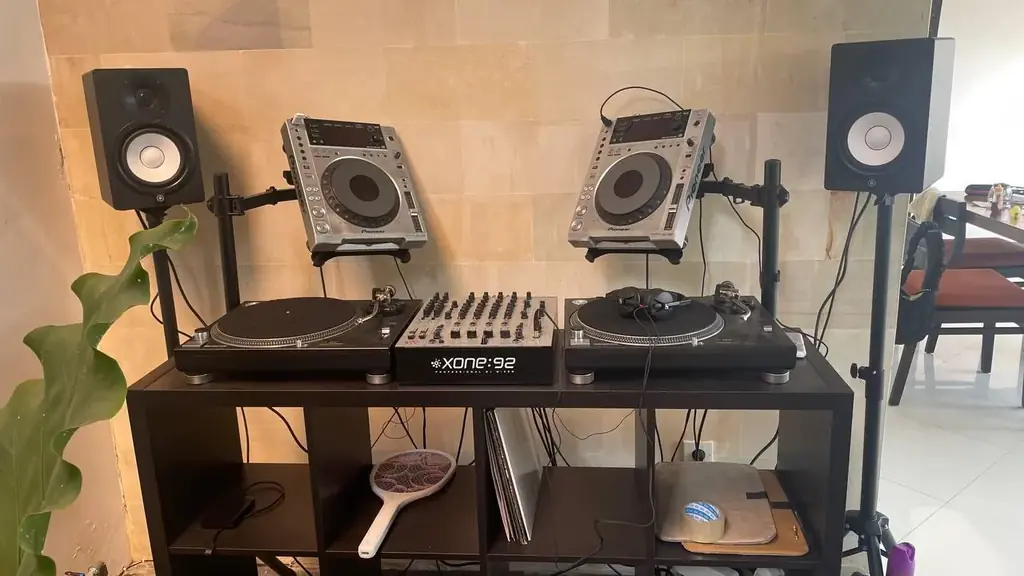 Продам dj setup (все что на этом фото)