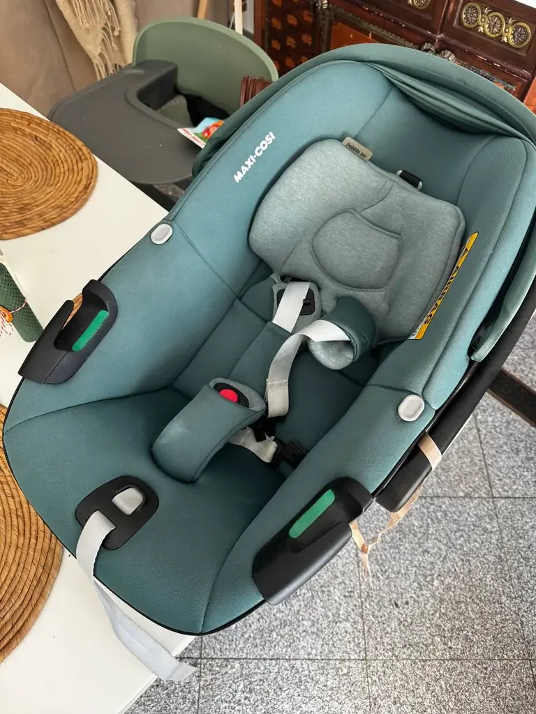 Автолюлька maxi-cozy pebble 360