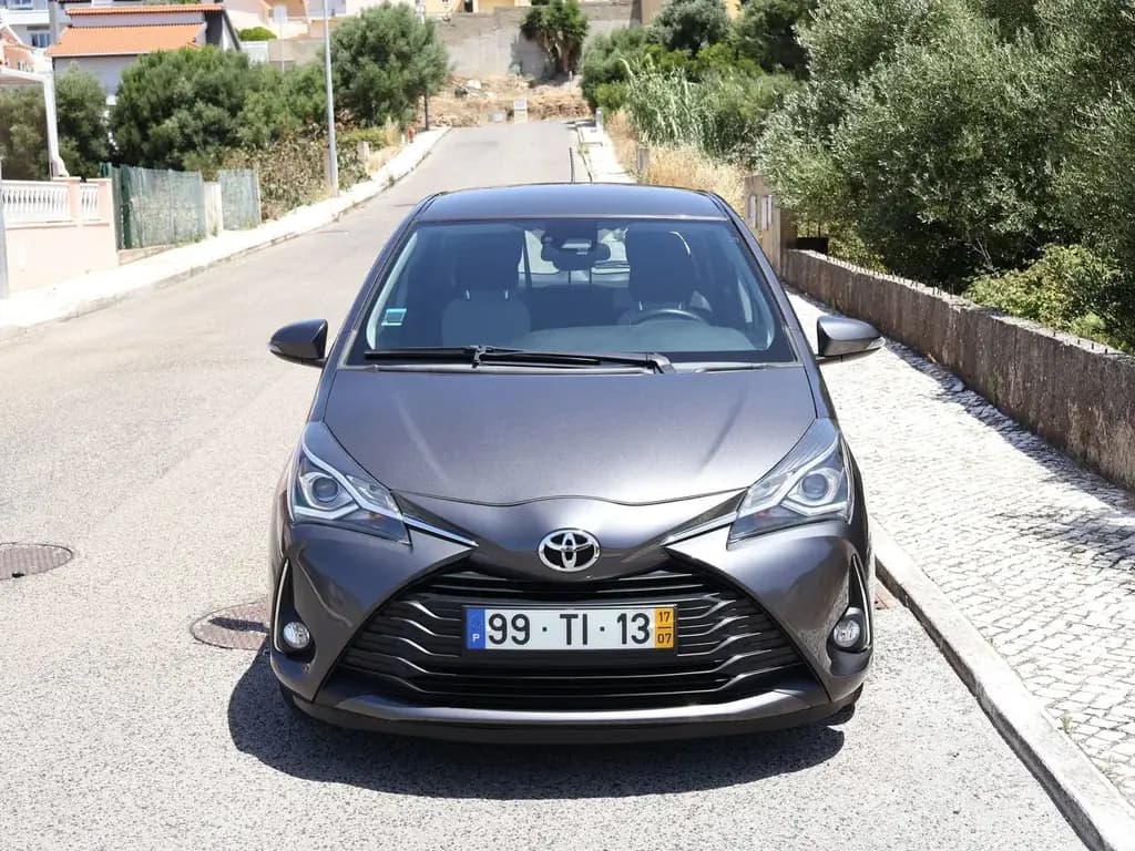 Продаётся Toyota Yaris 1.0 5Р Comfort + Pack Style (2017 год).