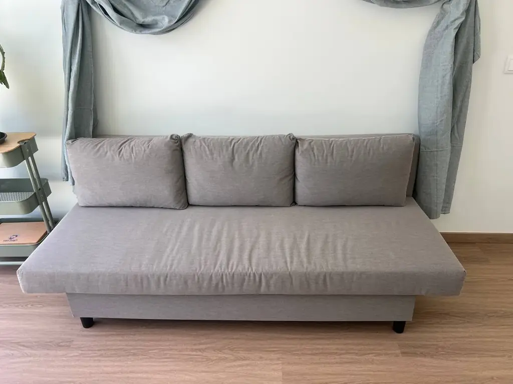 Продаю диван-кровать IKEA ÄLVDALEN в отличном состоянии.