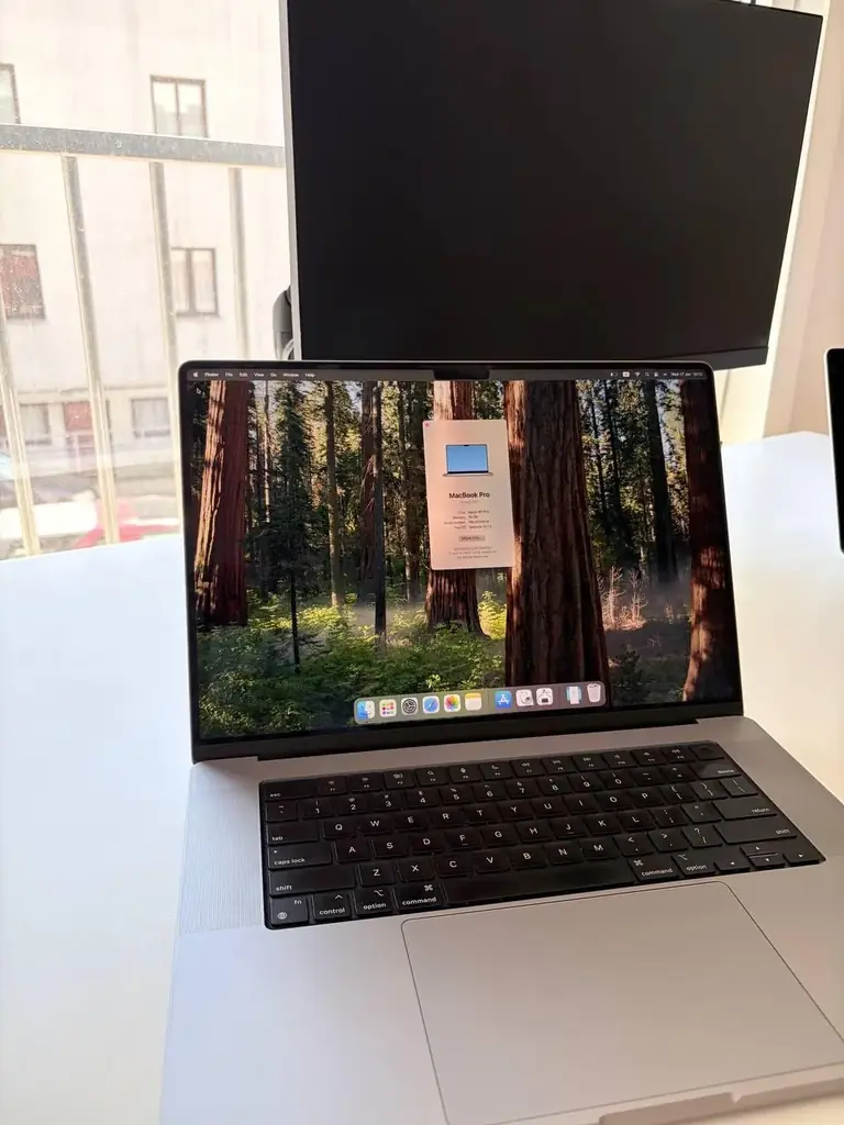 Продаю MacBook Pro 16 M1 Pro 16Gb/512Gb