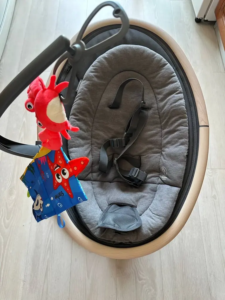Продаю детский электрический шезлонг Maxi-Cosi Cassia(от 0 до 6 месяцев (до 9 кг)—50€