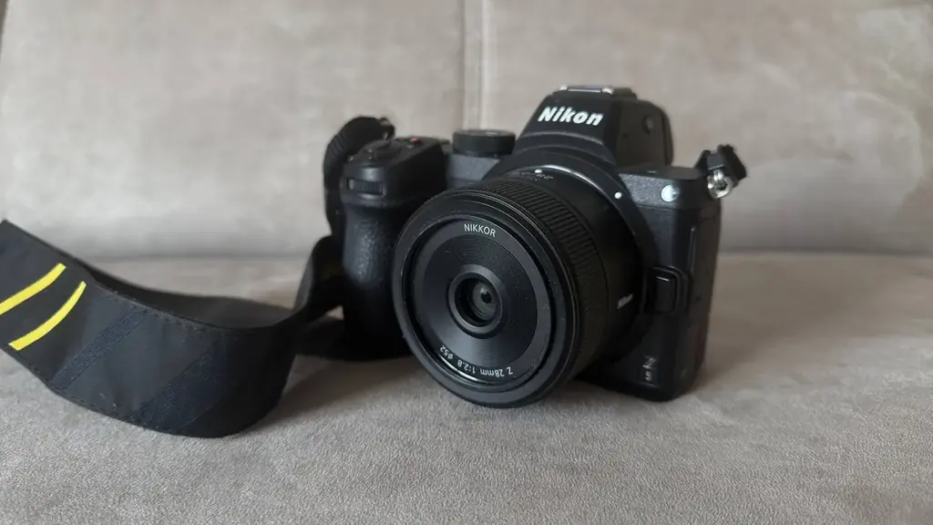 Подаю отличную беззеркальную камеру Nikon Z5 (полный кадр)