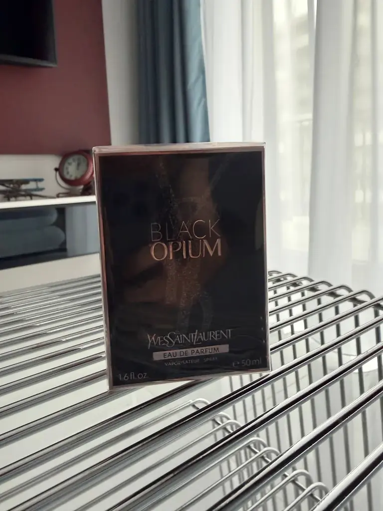 Продаю Yves Saint Laurent Black Opium 50 ml. Купил по ошибке из доставки. Покупались за 340 лари. У…
