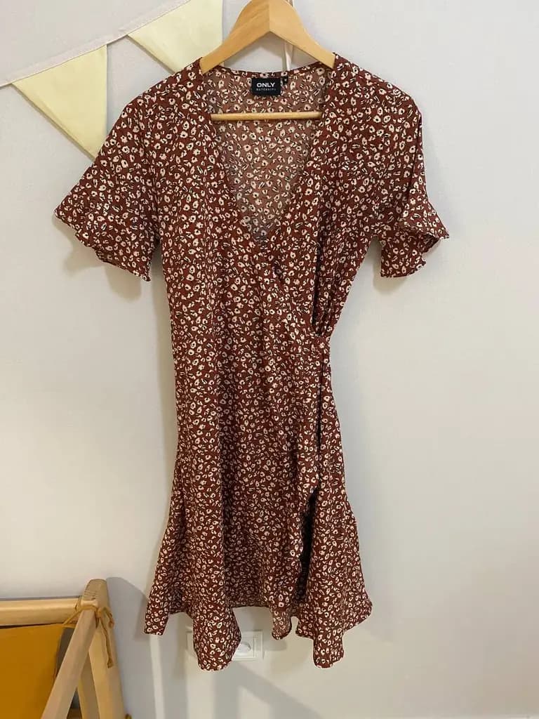 Pregnancy dress - excellent condition - 15 GEL