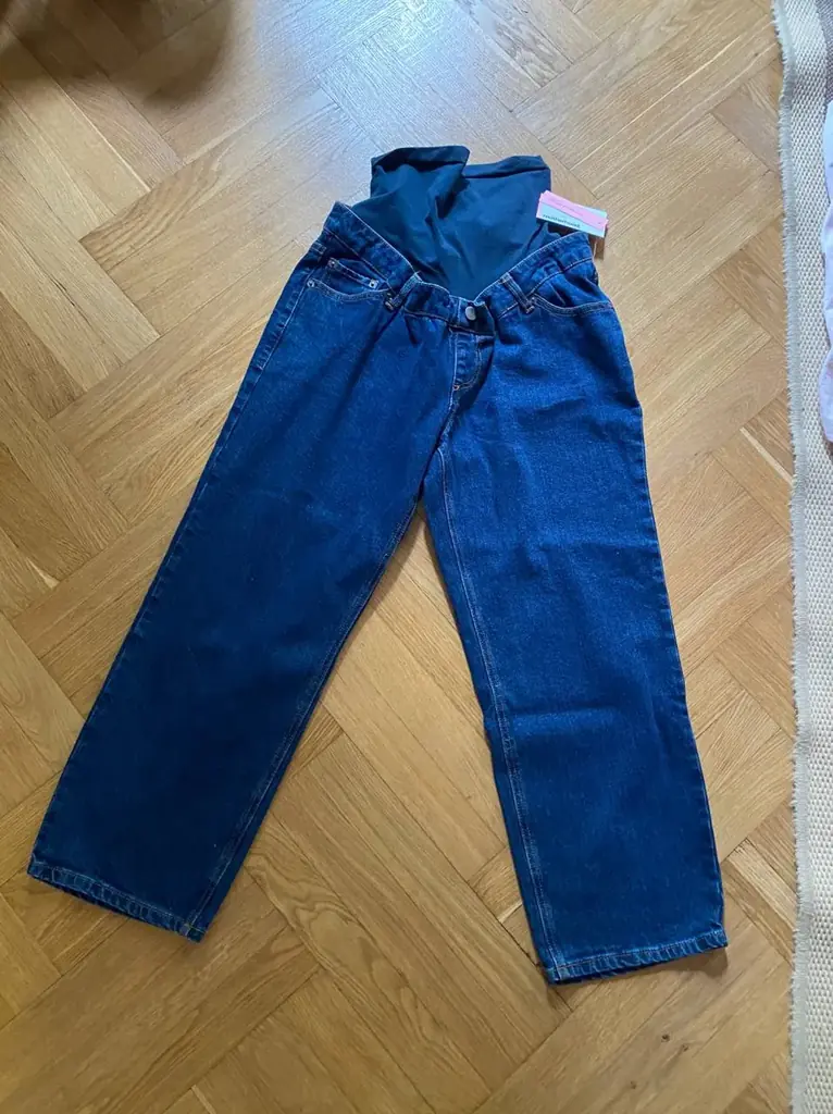 Pregnancy jeans (large legs) - size M - new with