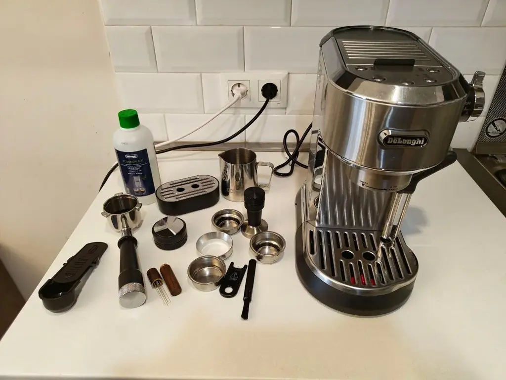 ☕️ DeLonghi Dedica Maestro Plus — б/у, полный комплект