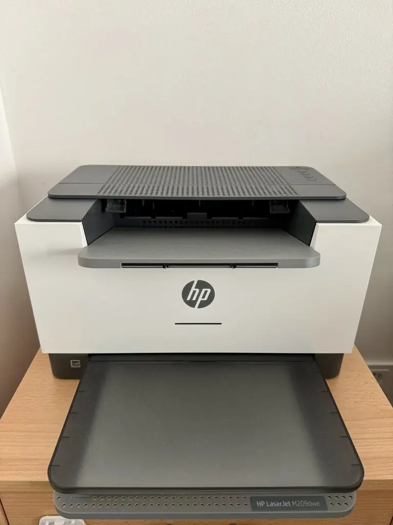 Продаю лазерный принтер HP LaserJetM209dwe в отличном состоянии, печать по wifi очень качественная,…