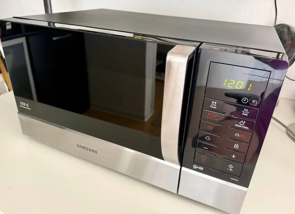 Samsung Mikrowelle mit Grill GE89MST – 800W Кройцберг 80€