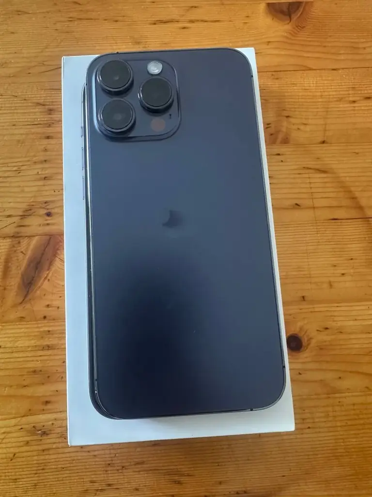 Продаю IPhone 14 Pro Max 256 гигабайт память , в отличном состоянии . Все функции работают отлично …