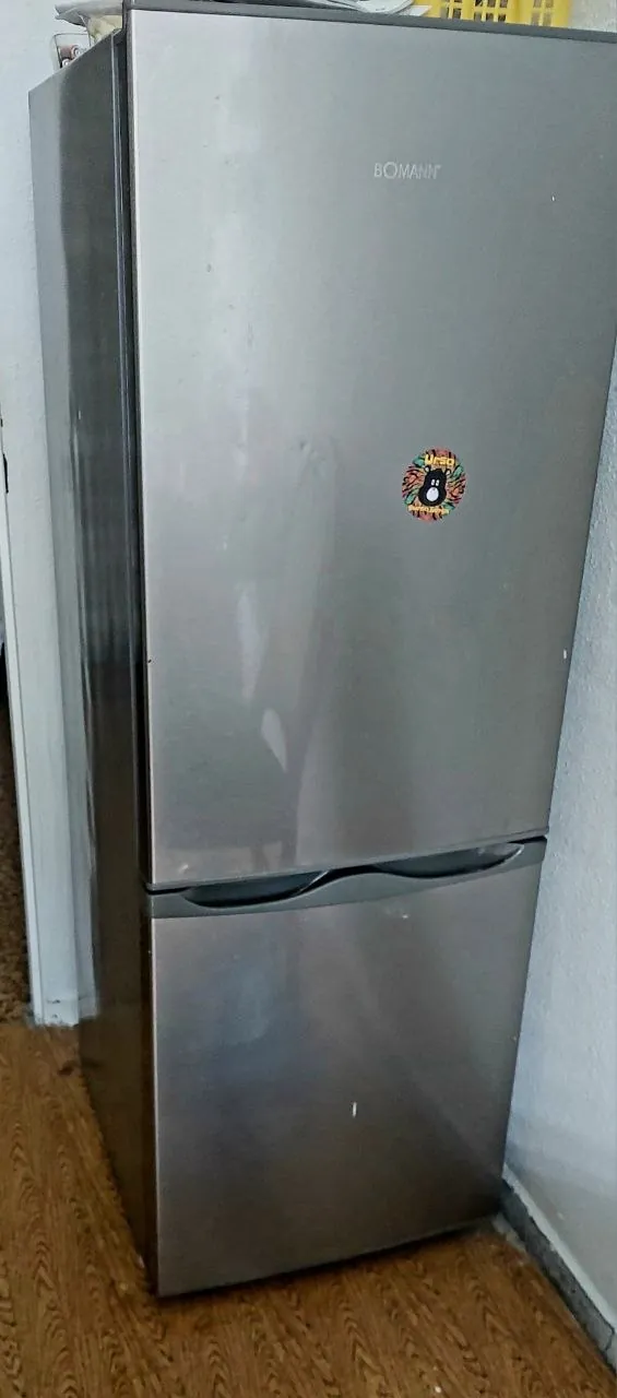 Продам холодильник, 130см