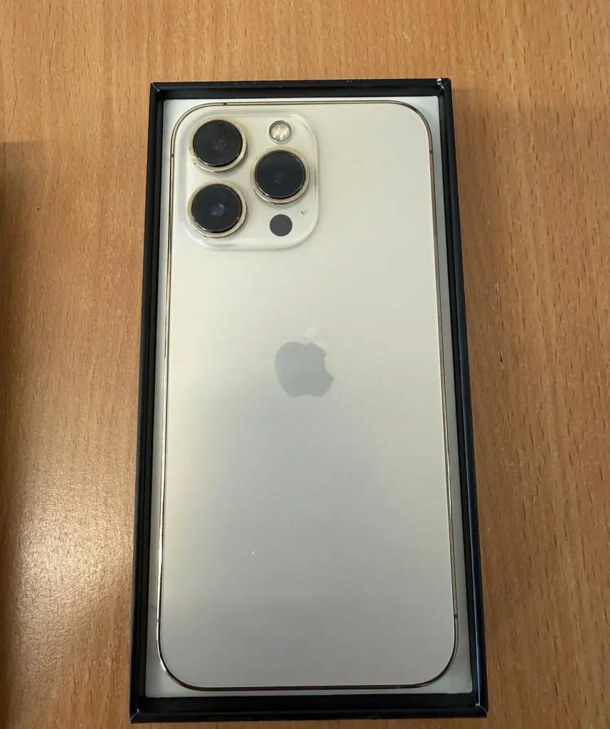 Продам iPhone 13 Pro 128 GB в хорошем состоянии полностью рабочий батарея 77% цена 300 € 🔥🔥🔥