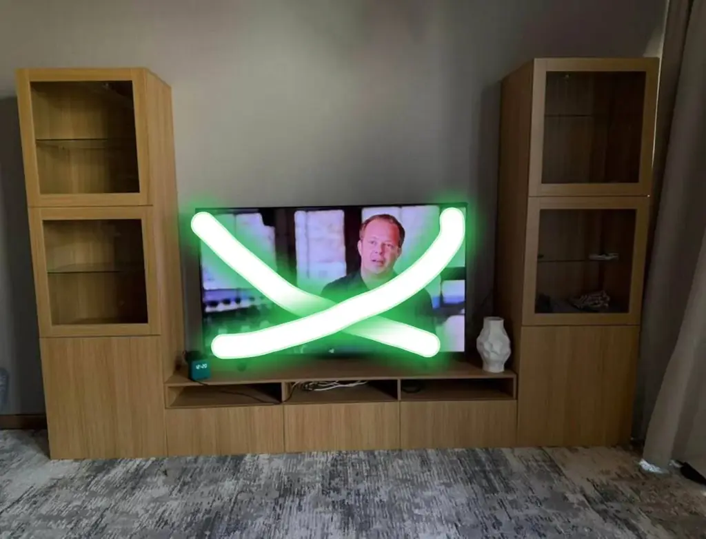 Selling a living room furniture set:
