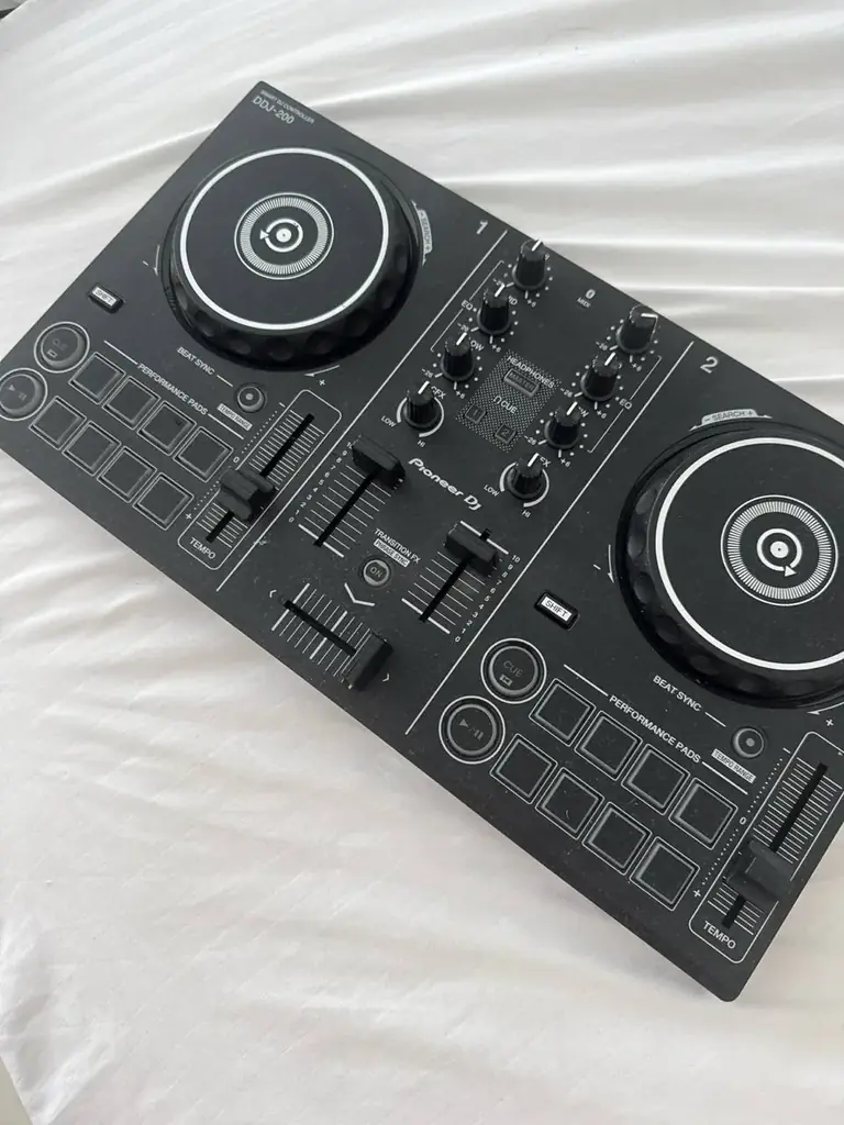 Продам DJ Controller Pioneer WeDJ - не использовался
