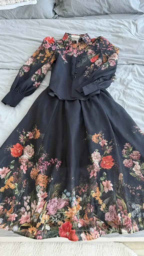 Продаю платье -550 AED