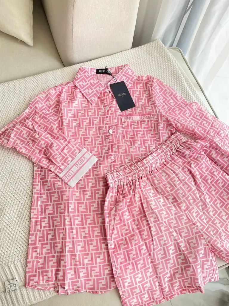 Продам новый костюм ( на xs) 250aed