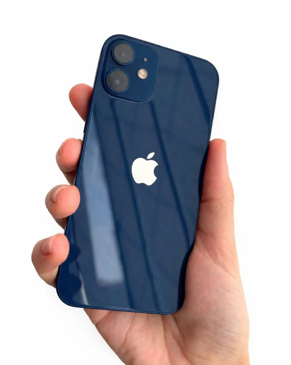 Продаю iPhone 12 mini на 128 GB в цвете Blue в очень хорошем  состоянии.