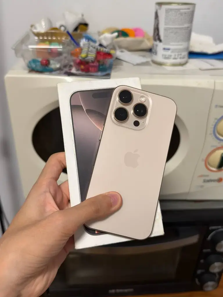 Продам iPhone 16 Pro 256 GB в идеальном состоянии.