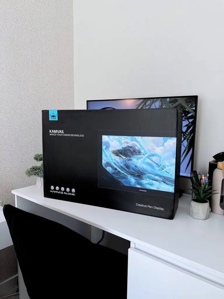Продаю HUION Kamvas Pro 24 4K UHD 23.8 дюйма в очень хорошем состоянии.