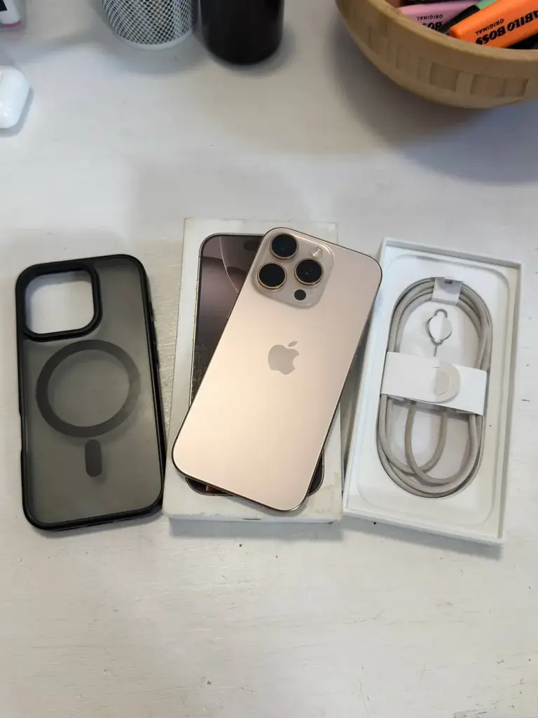 Продаю iPhone 16 Pro 256 GB в безупречном состоянии, практически как новый.