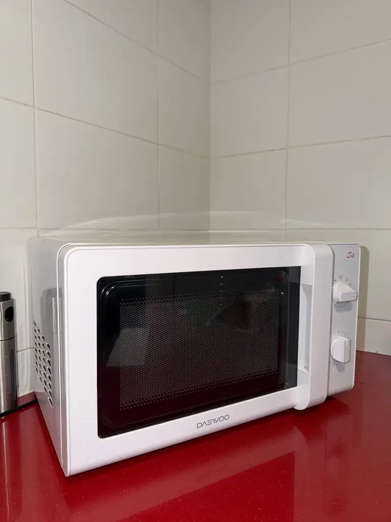 Продам рабочую микроволновку - 10 евро