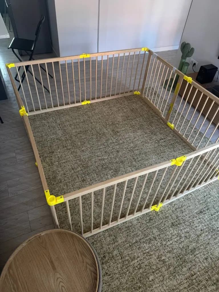 Продам детский манеж KIDUKU XXL (8 секций), б/у.