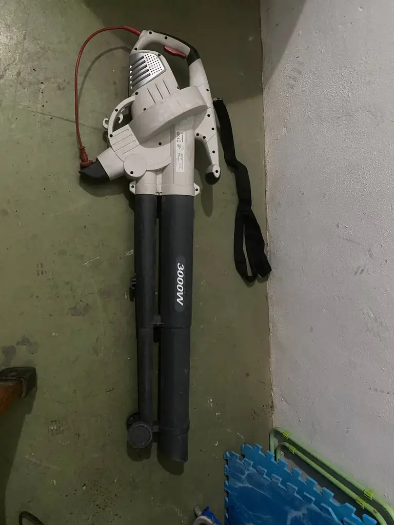 🌿 Продаю воздуходувку-пылесос Sterwins 3000W