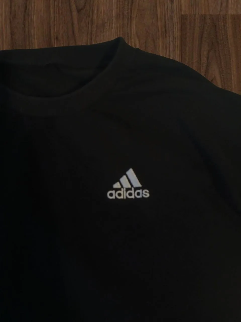 продаю кофту Adidas, состояние новой. размер L-XL, укороченная (кроп). на рост 1.55–1.70 будет сиде…