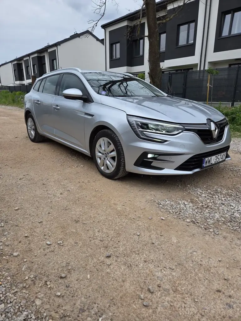Продаю Renault Megane Plug-In гибрид 2021 год. Надежный экономичный автомобиль, большинство бытовых…
