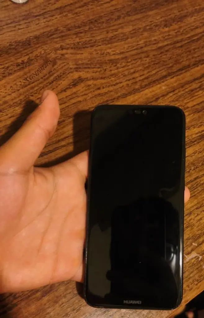 Продам/Обменяю Huawei P20 Lite (Черный) — 30 000 драм.