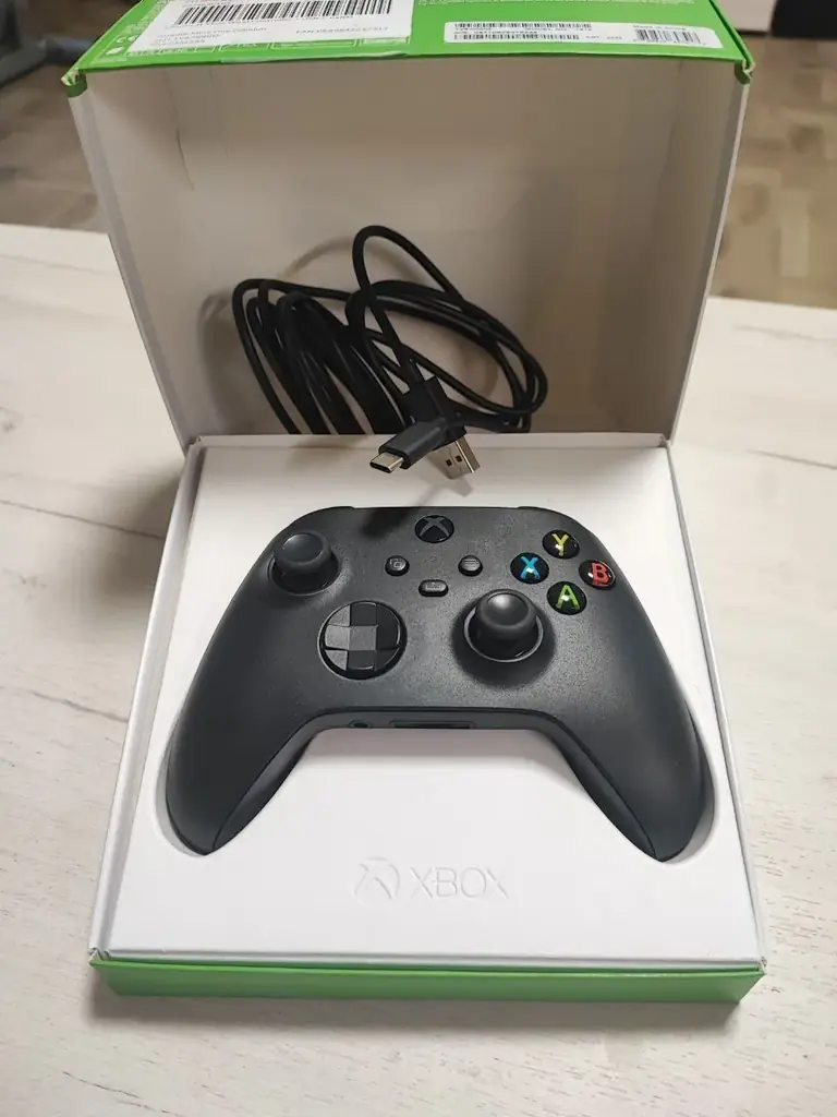 Gamepad XBOX ONE Series X|S Wireless Controller + Cable - Carbon Black (очень мало бу)