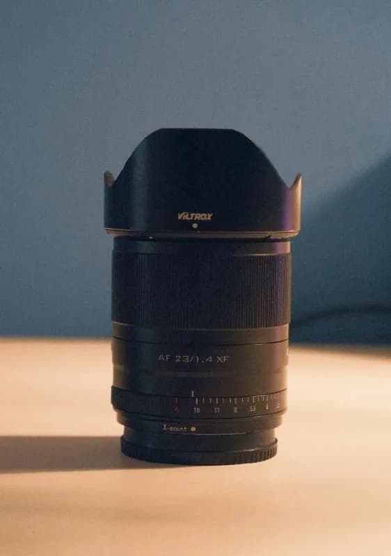 Продаю объектив Viltrox 23mm f/1.4 для Fujifilm X-Mount