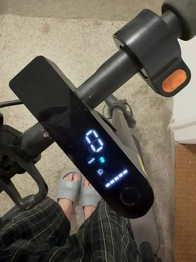 Электросамокат Xiaomi Mi Electric Scooter Essential.