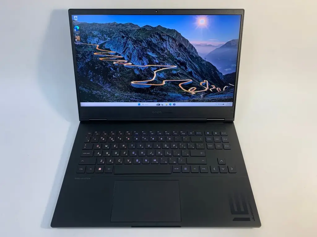 HP OMEN 16 (16-wf0030ci) i7-13700HX 4070 8GB 32GB DDR5 1TB