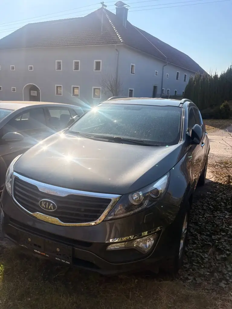 Продам свою Kia Sportage lll 2012 года. 2.0 CRDi ( 100 kW/136 PS) AWD. дизель .205 000 км. Коробка …