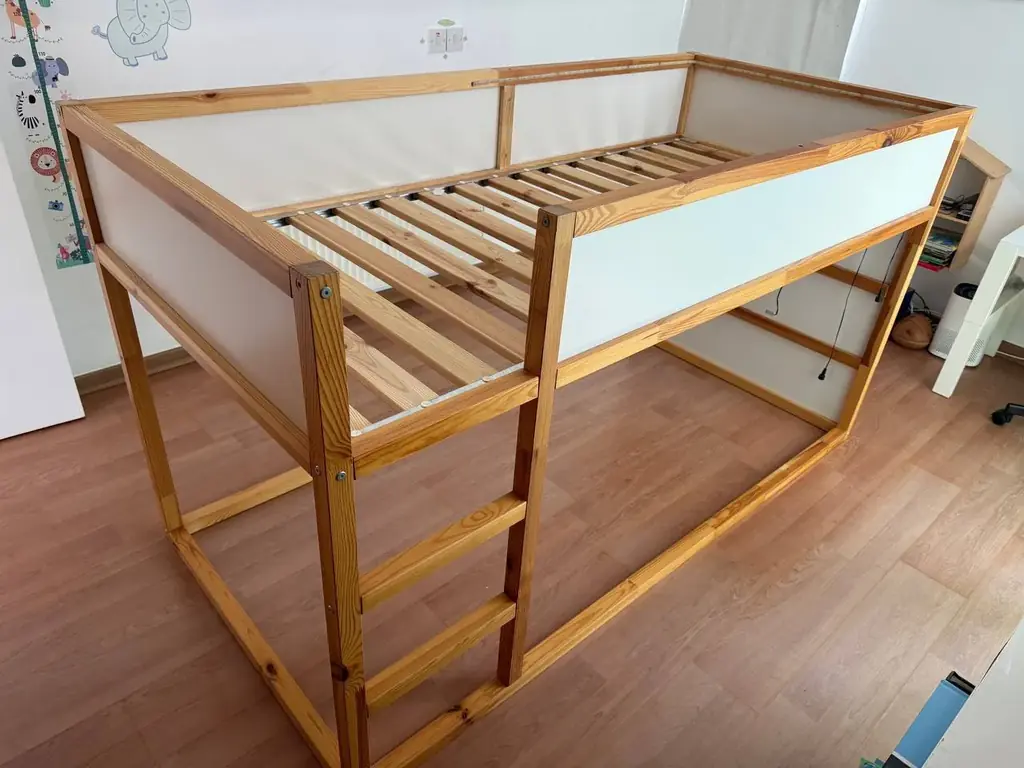 Кровать IKEA Kura с матрасом.