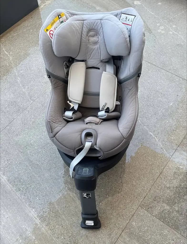 Cybex Sirona с базой, изофикс, с вращением на 360°