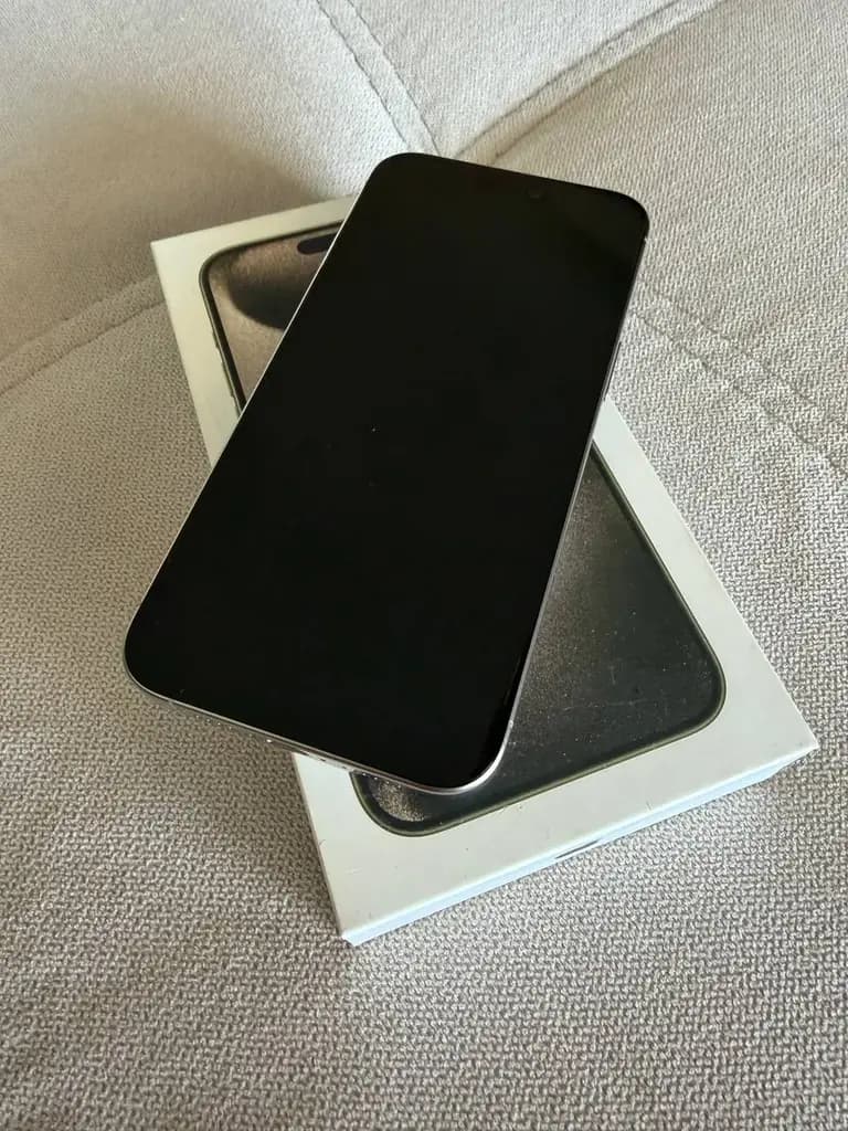 iPhone 15 pro max Natural Titanium 256gb